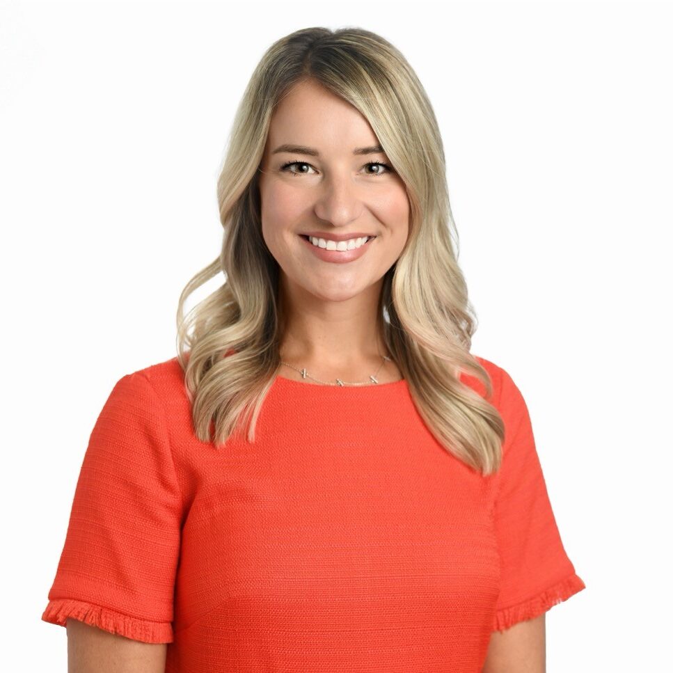 Headshot_MB_2024 - Melanie Brueggemann (3)